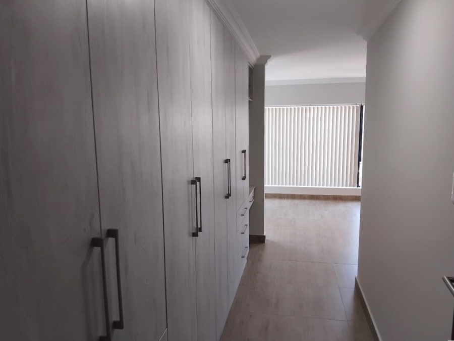 4 Bedroom Property for Sale in Wavecrest Eastern Cape